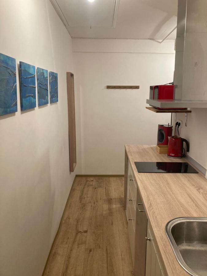 Apartment Jana Masaryka Praag Buitenkant foto
